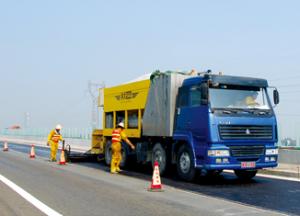 2010年復式微表處技術在安徽合巢蕪高速公路中的應用